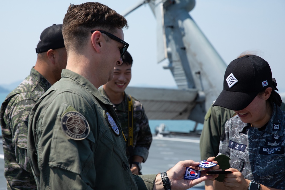 USS Omaha (LCS 12) hosts Republic of Korea sailors, marines for a ship tour during joint exercise Cobra Gold