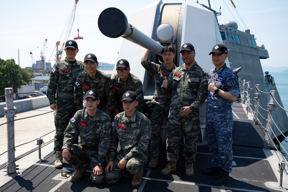 USS Omaha (LCS 12) hosts Republic of Korea sailors, marines for a ship tour during joint exercise Cobra Gold