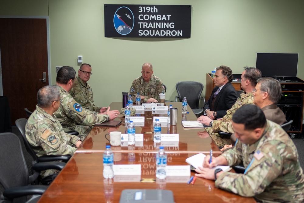 Gen. Guetlein Meets with STARCOM Leadership to Discuss Officer Training