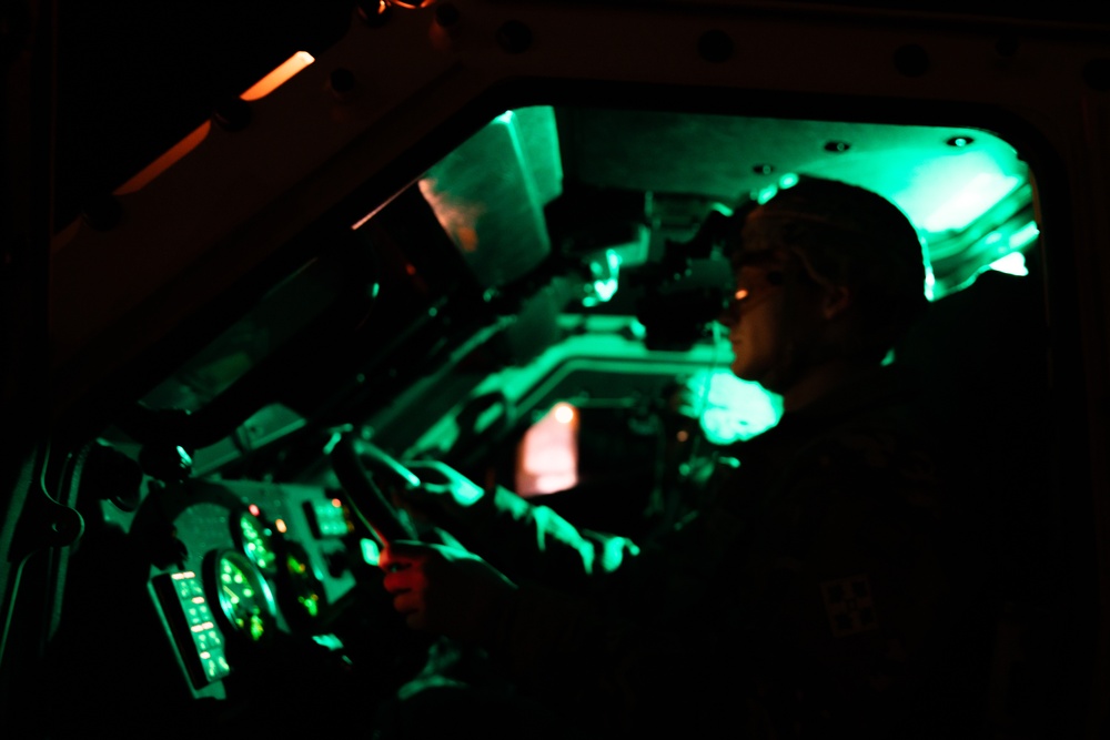 4ID Soldiers conduct night driver training