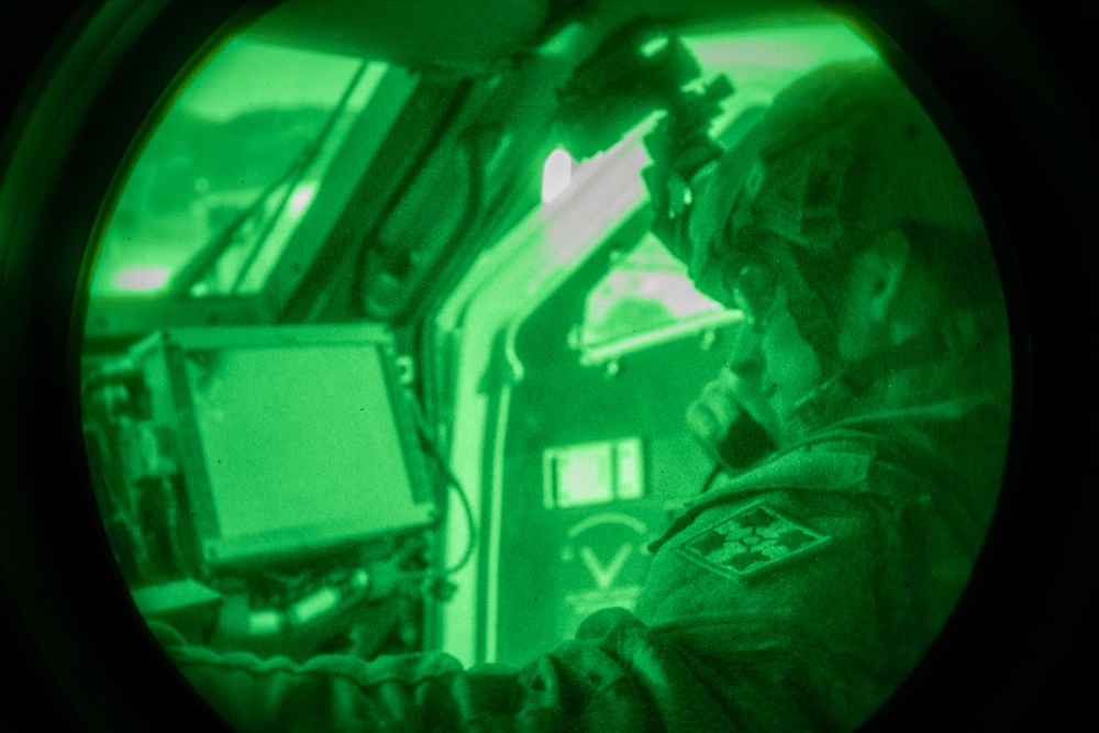 4ID Soldiers conduct night driver training