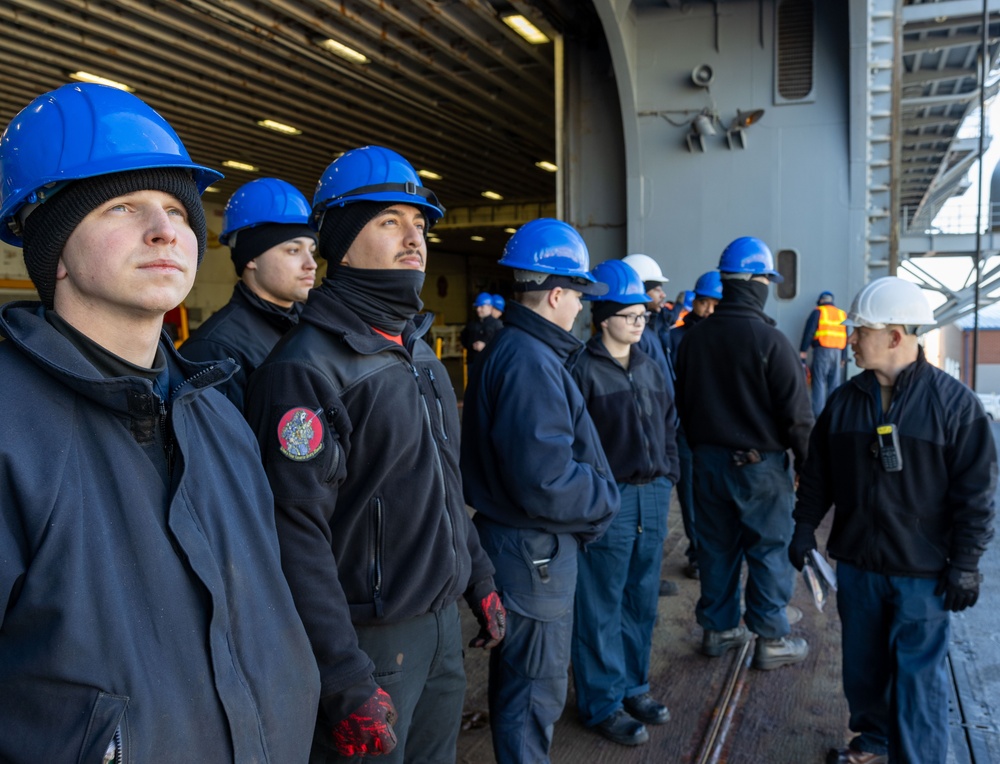 USS Iwo Jima Ammunition Onload