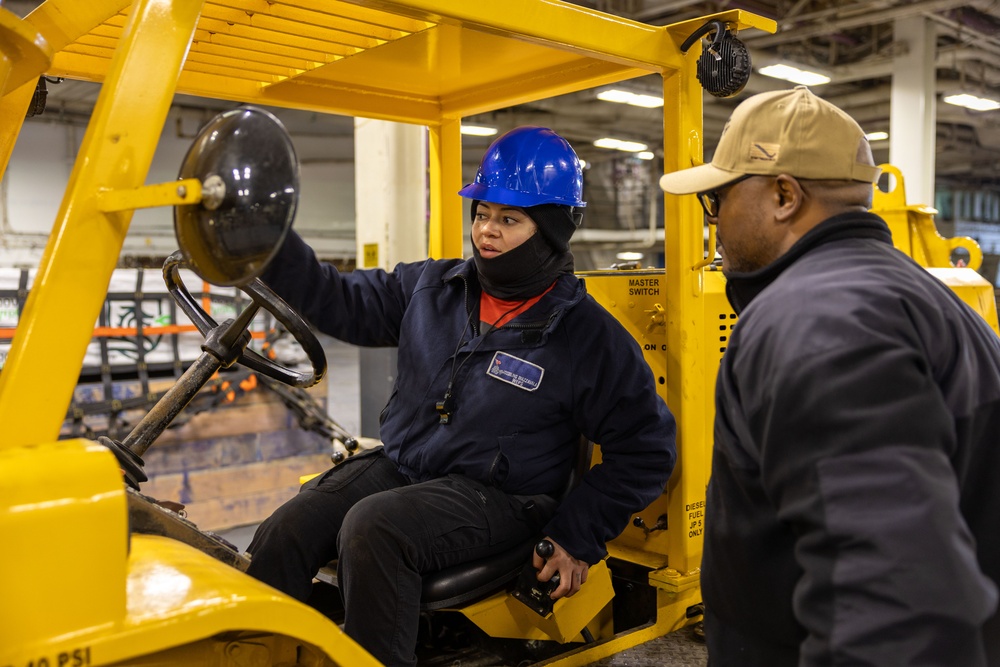 USS Iwo Jima Ammunition Onload