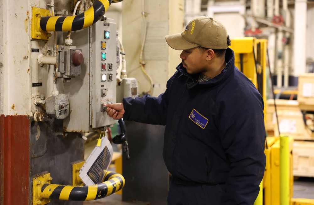 USS Iwo Jima Weapons Onload