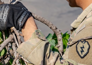 25th CAB Soldiers volunteer at Kawaihae Canoe Club