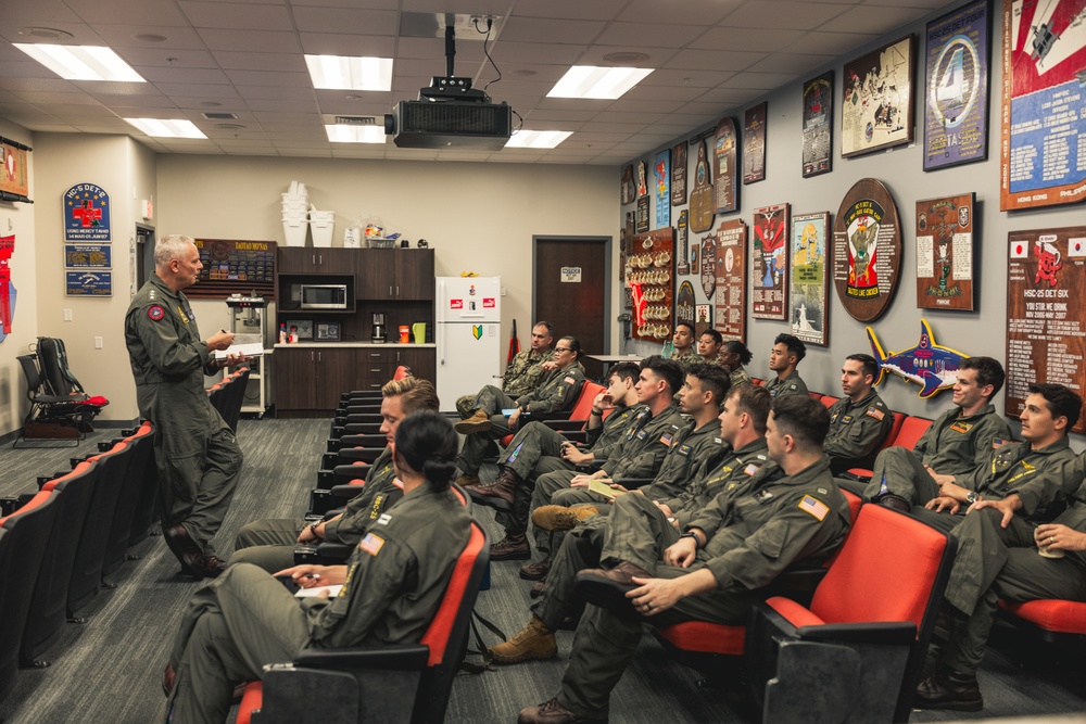 Commander, Naval Air Forces Visits Guam