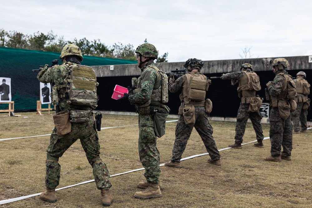 Iron Fist 25 | 31st MEU conducts bilateral short bay range