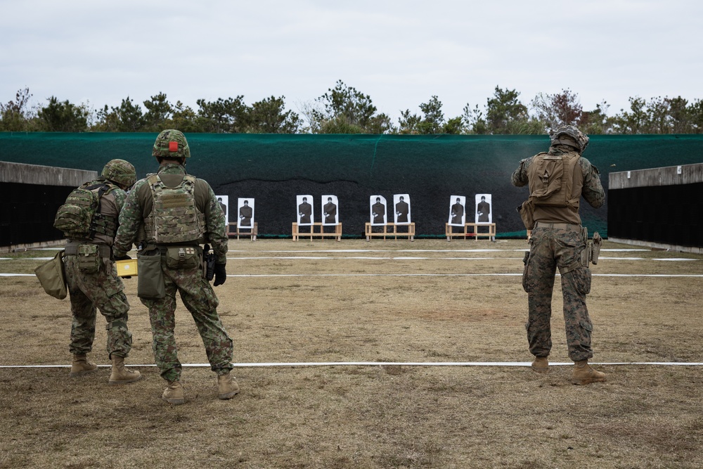 Iron Fist 25 | 31st MEU conducts bilateral short bay range