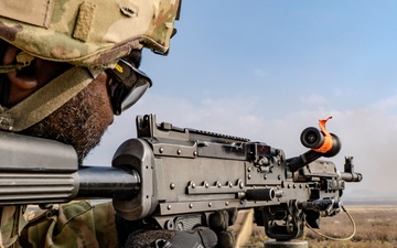 3-25 AVN Soldiers shoot M249 machine guns from LMTVs at Pohakuloa Training Area