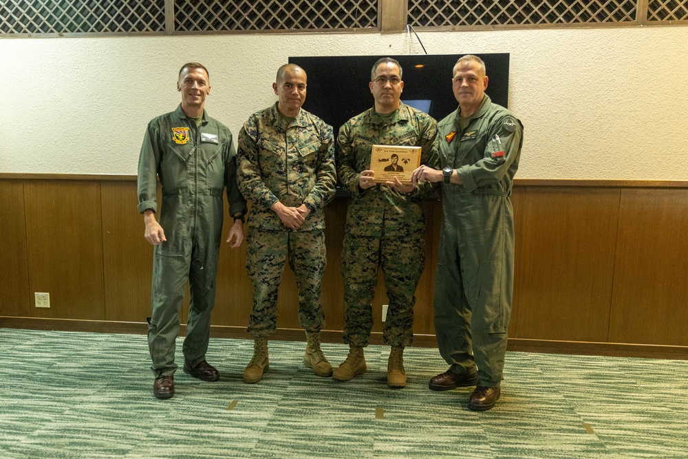 1st MAW commanding general recognizes MCAA award recipients