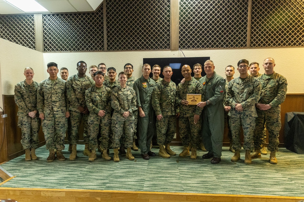 1st MAW commanding general recognizes MCAA award recipients