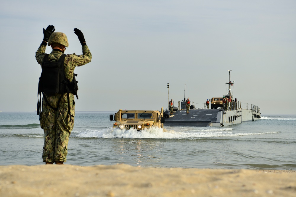 3rd Marine Logistic Group displays Combat Readiness on Dogu Beach