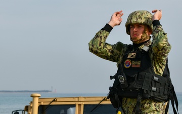 3rd Marine Logistic Group displays Combat Readiness on Dogu Beach