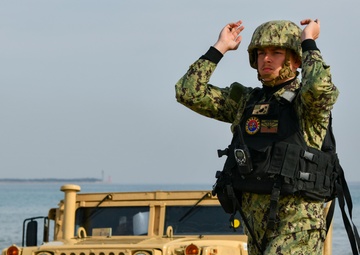 3rd Marine Logistic Group displays Combat Readiness on Dogu Beach