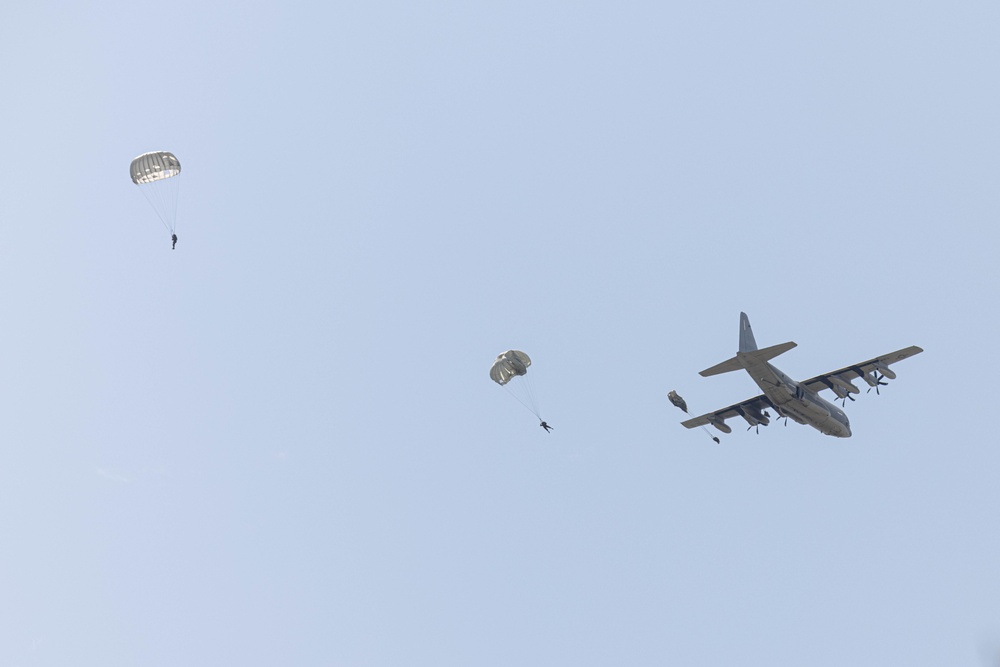 U.S. Marines with 3rd LSB Conduct Air Deliveries