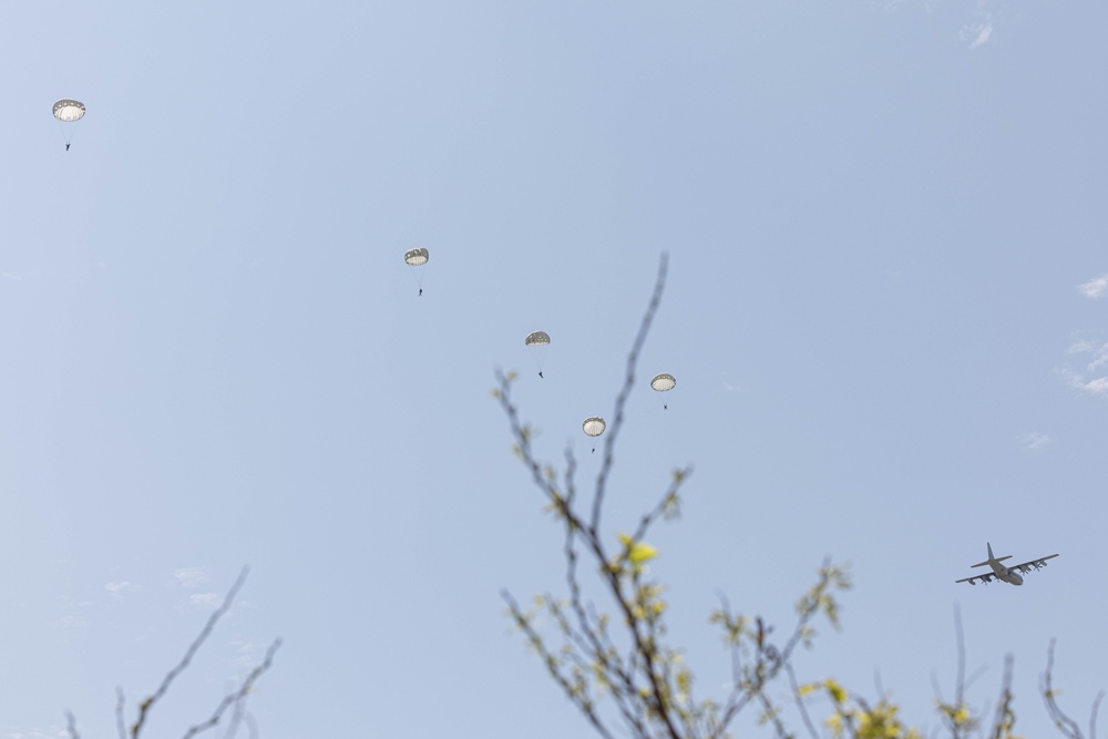 U.S. Marines with 3rd LSB Conduct Air Deliveries