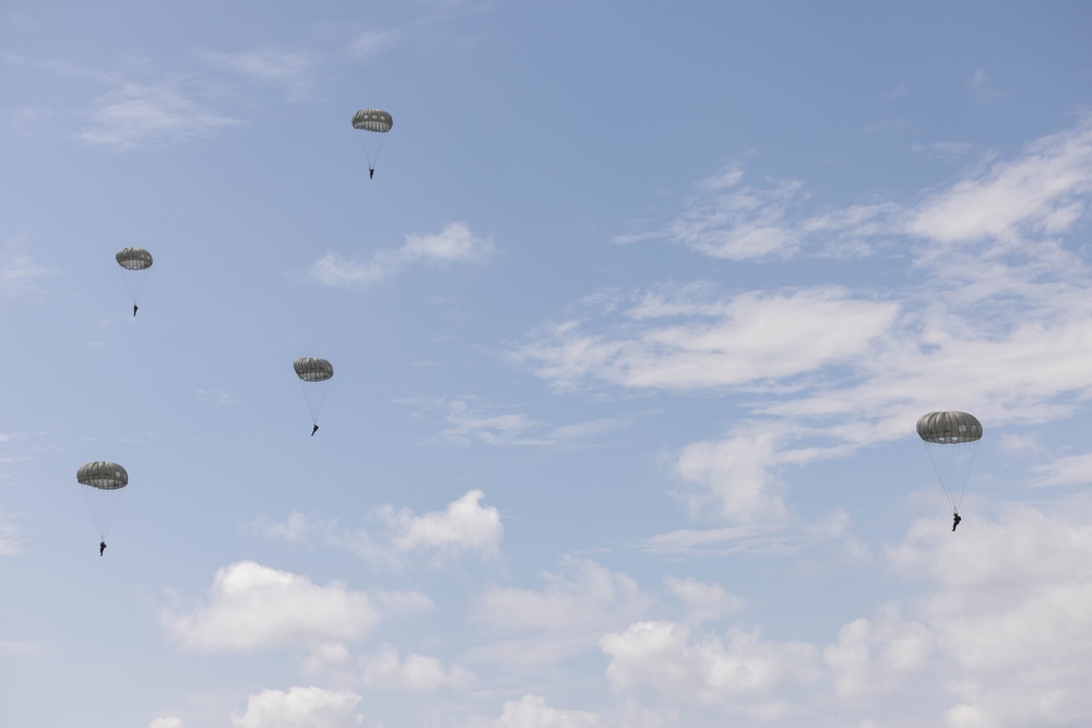 U.S. Marines with 3rd LSB Conduct Air Deliveries