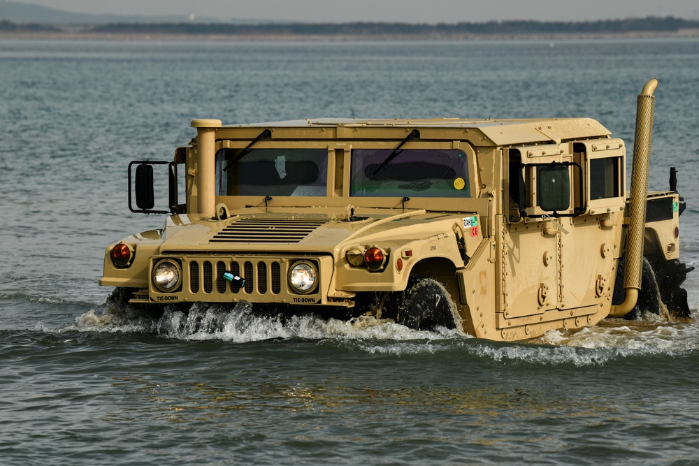 3rd Marine Logistic Group displays Combat Readiness on Dogu Beach