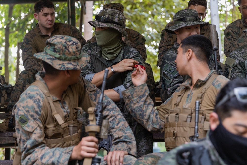 Cobra Gold 25: 1st LAR Bn. Marines, sailors learn jungle survival skills