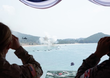 U.S., Thai, Republic of Korea, Singaporean armed forces conduct an integrated amphibious exercise during Cobra Gold