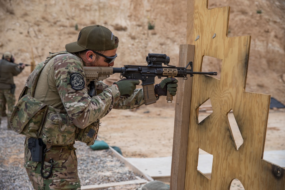 Dutch Forces Conduct Weapon Drills at Al Asad Air Base