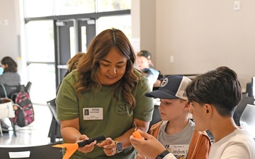 Yuma Proving Ground engineers talk rockets with the Gators