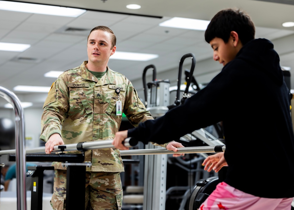 Cache Middle School's STEM program Tours Fort Sill