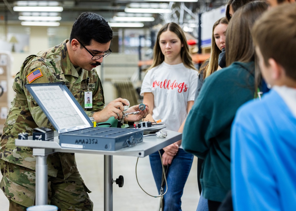Cache Middle School's STEM program Tours Fort Sill