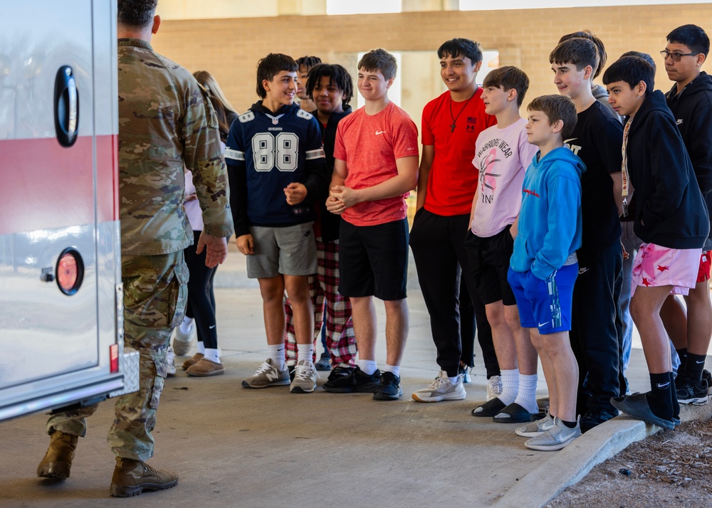 Cache Middle School's STEM program Tours Fort Sill