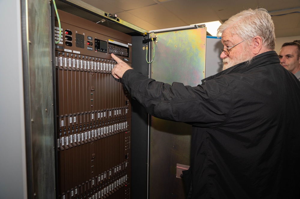 Offutt hangs up old telephone switch for good