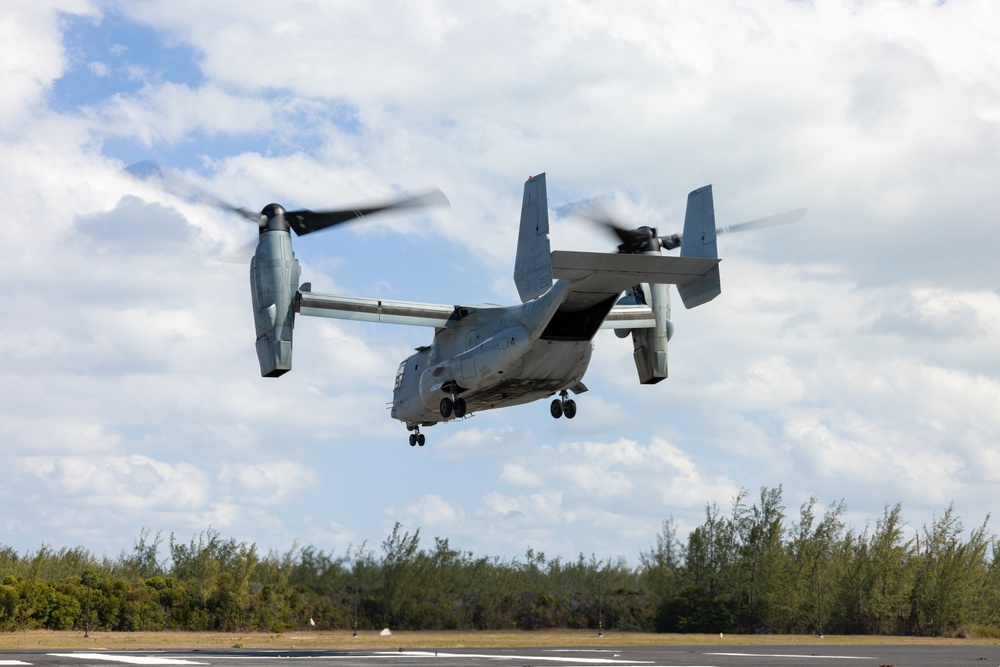 U.S. Marines and Sailors receive distinguished visitors in The Bahamas