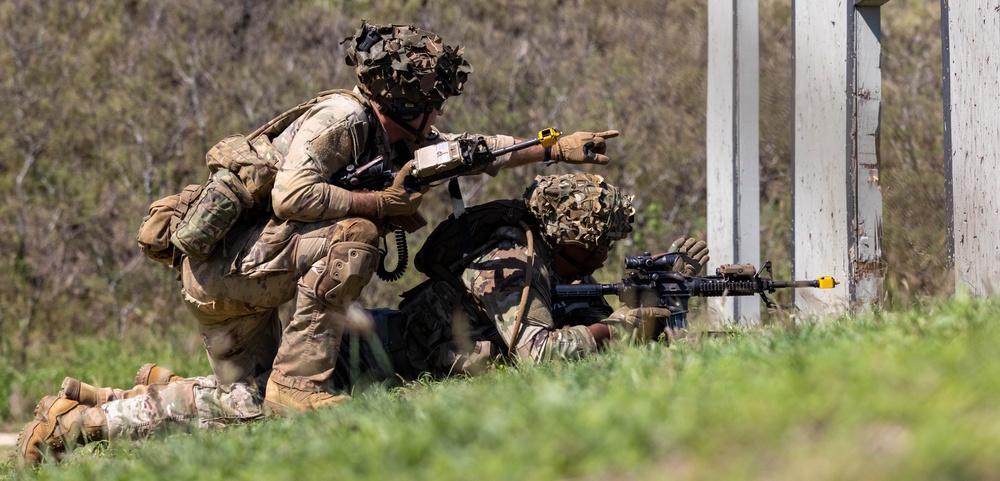 U.S. Army trains at USMC Range