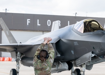 Thunder and Lightning: 125th Fighter Wing Welcomes F-35A Lightning II, strengthening national defense