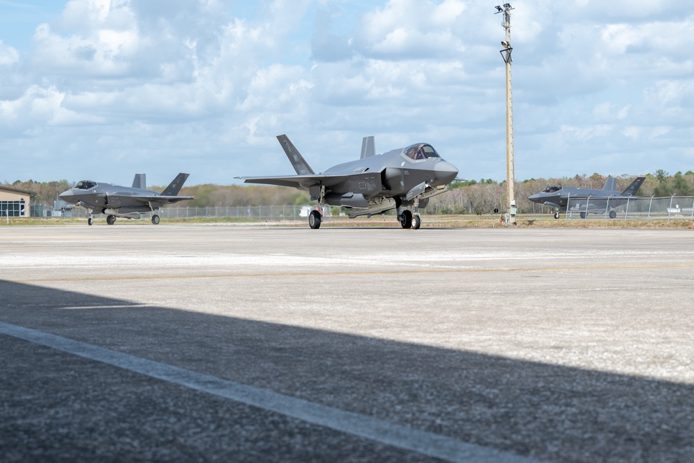 Lightning strikes the 125th Fighter Wing