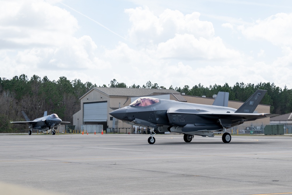 Lightning strikes the 125th Fighter Wing