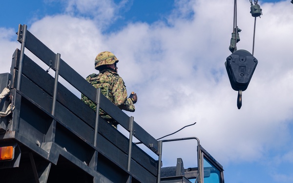 Iron Fist 25 | CLB 31, JGSDF conduct Bilateral External Lift