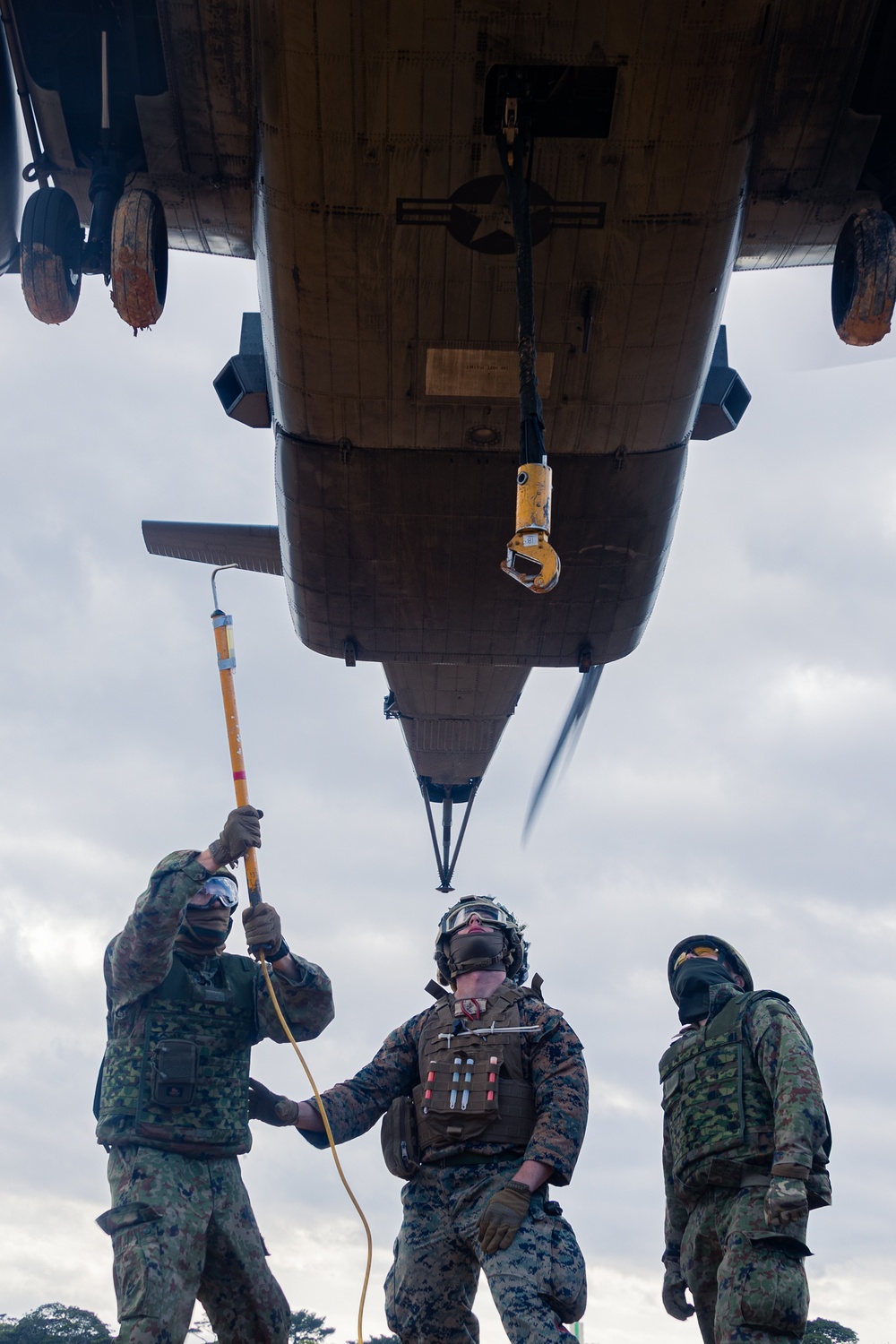 Iron Fist 25 | CLB 31, JGSDF conduct Bilateral External Lift