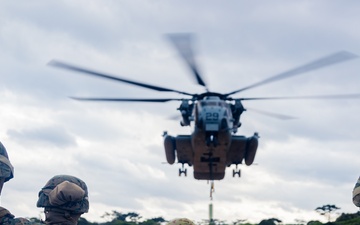 Iron Fist 25 | CLB 31, JGSDF conduct Bilateral External Lift