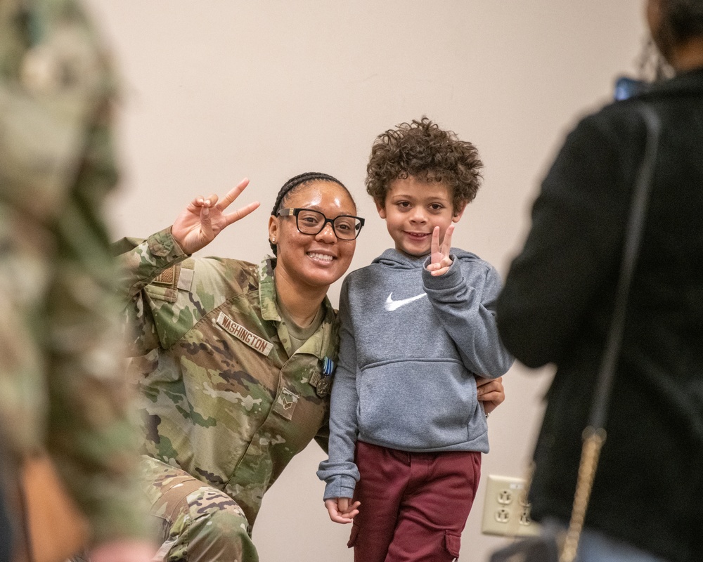 Leadership, Family Welcome Home Taskforce Indiana Airmen and Soldiers