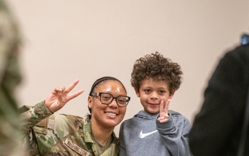 Leadership, Family Welcome Home Taskforce Indiana Airmen and Soldiers