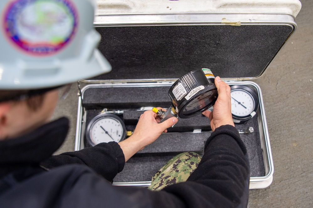 USS Ronald Reagan (CVN 76) Sailors perform maintenance