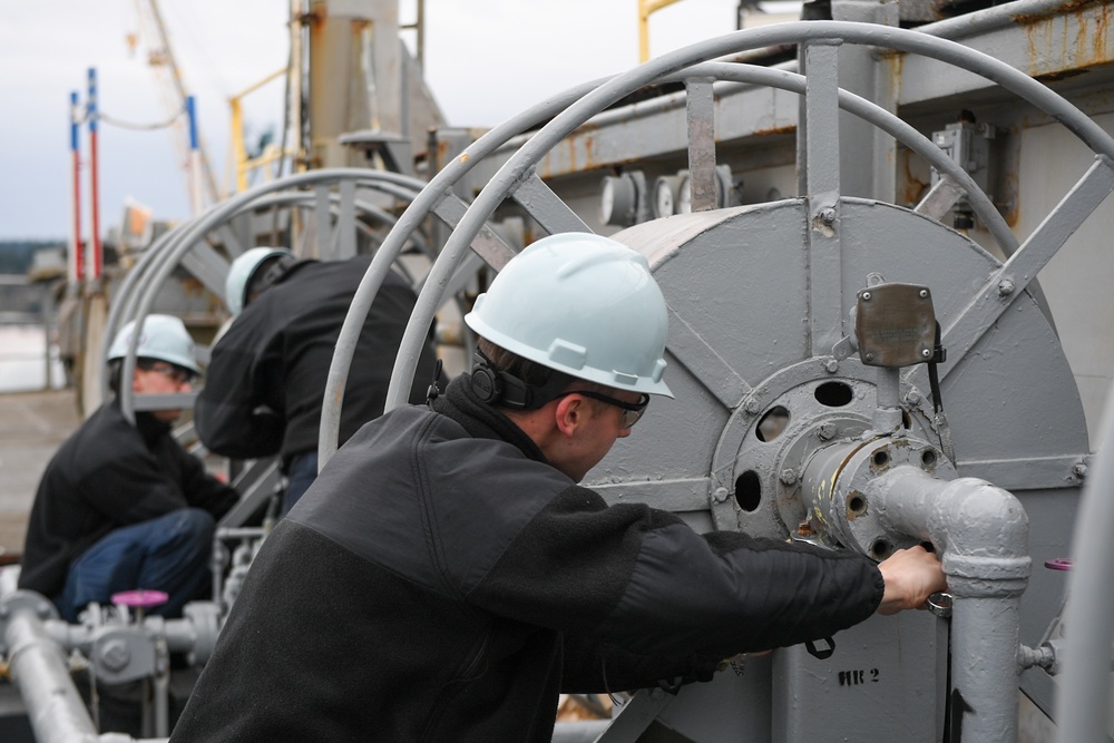 USS Ronald Reagan (CVN 76) Sailors perform maintenance