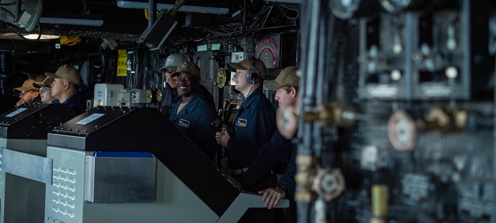 USS Somerset (LPD 25) gets underway in support of QUART 25.2