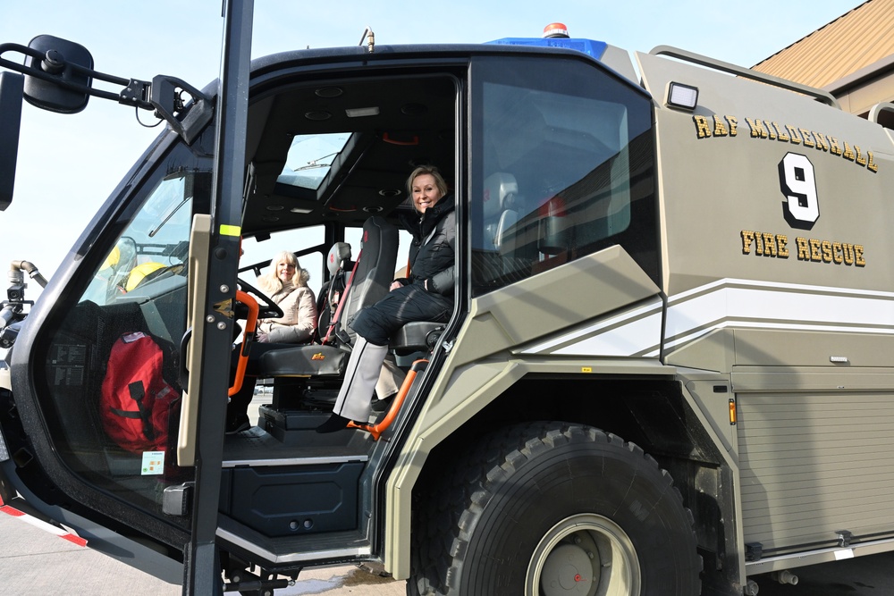 Honorary commanders, Lion Squadron members welcomed to RAF Mildenhall