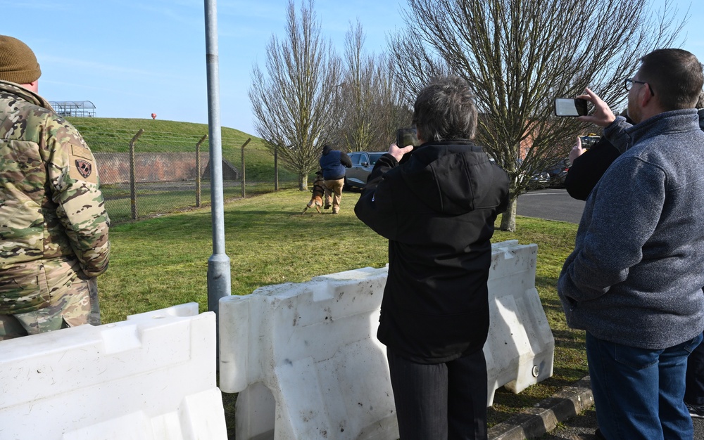 Honorary commanders, Lion Squadron members welcomed to RF Mildenhall