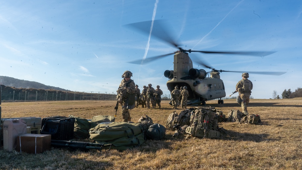 12th Combat Aviation Brigade conducts sling load recovery training