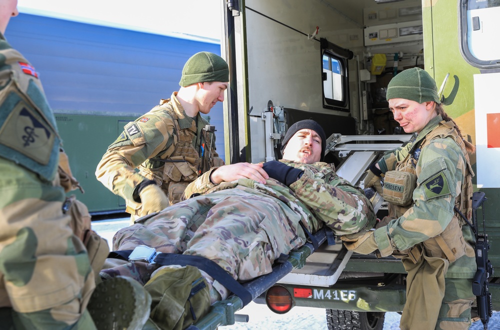 MLRS battalion conducts medical training in Norway with U.S. Navy Corpsmen  and Norwegian Army during exercise