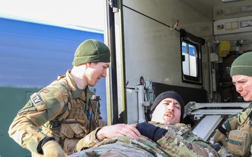 MLRS battalion conducts medical training in Norway with U.S. Navy Corpsmen  and Norwegian Army during exercise