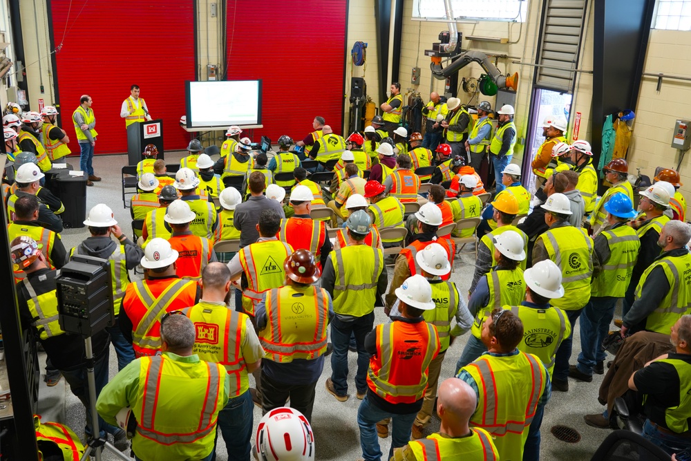 USACE hosts prospective contractors for Chickamauga Lock home stretch