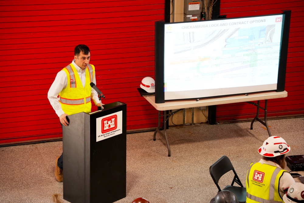 USACE hosts prospective contractors for Chickamauga Lock home stretch